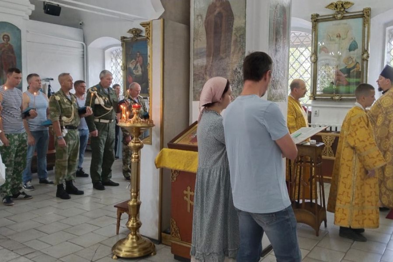 В храме Архистратига Михаила станицы Вешенской отслужили литию по воинам ВДВ