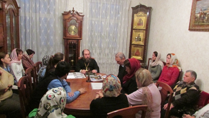 На приходе в честь Владимирской иконы Божией Матери хутора Можаевка продолжаются традиционные библейские беседы