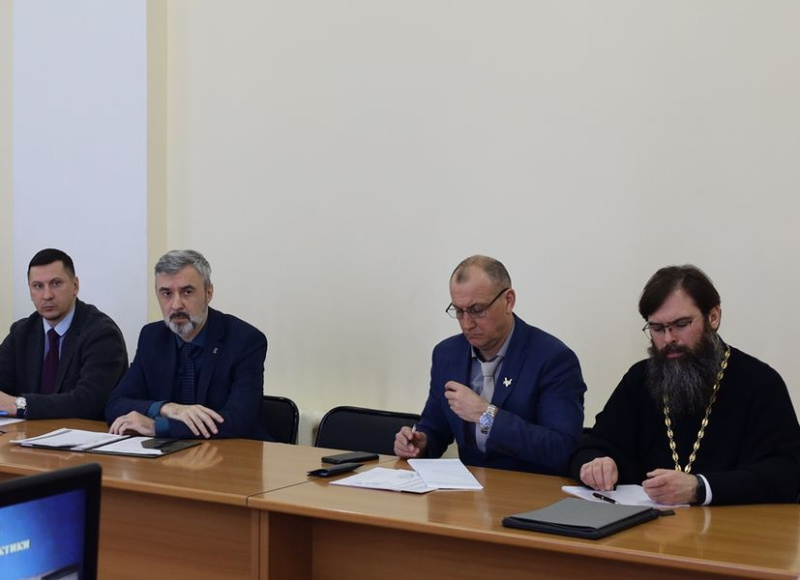 Секретарь Шахтинской епархии иерей Александр Теличкин принял участие в заседании областной антинаркотической комиссии