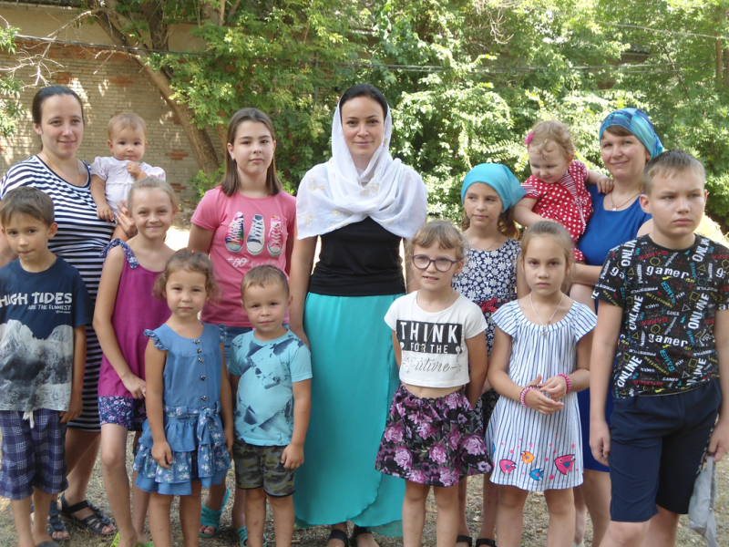 В воскресной школе «Радость» при храме в честь Почаевской иконы Божией Матери г. Каменск-Шахтинский прошел урок на тему «Святые защитники Руси»