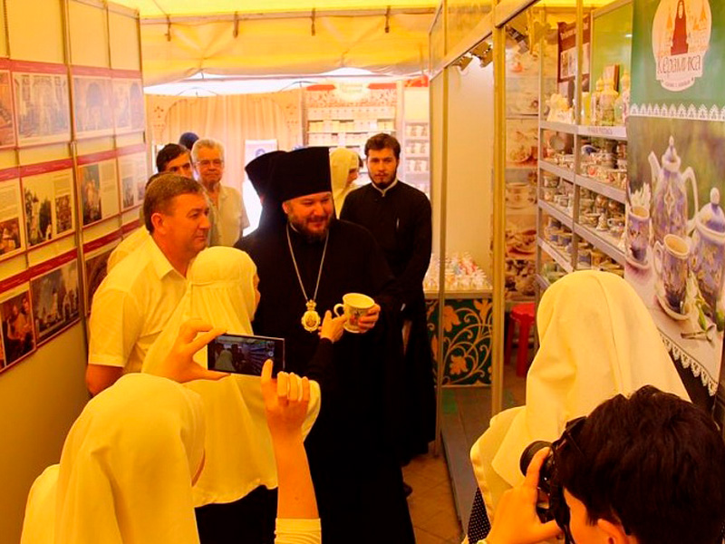 Преосвященнейший епископ Симон принял участие в открытии православной выставки-ярмарки «Кладезь» изделий мастерских Свято-Елисаветинского монастыря г. Минск