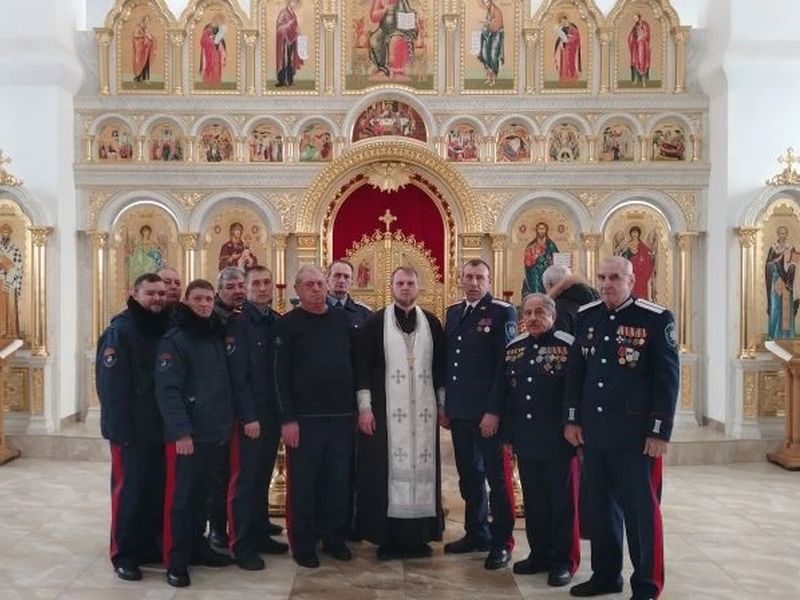 В зверевском храме святителя Николая Чудотворца почтили память невинно убиенных донских казаков