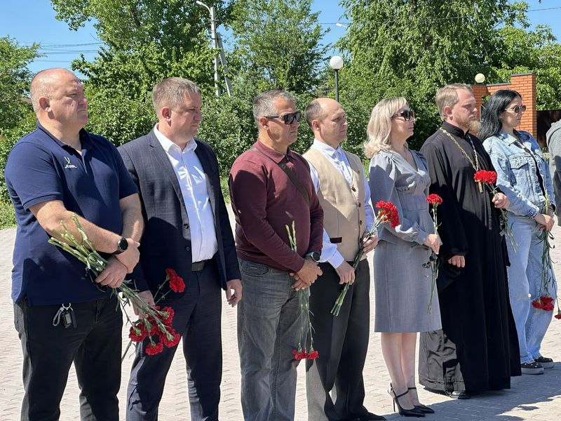 В Зверево почтили память погибшего шахтера Российского Донбасса