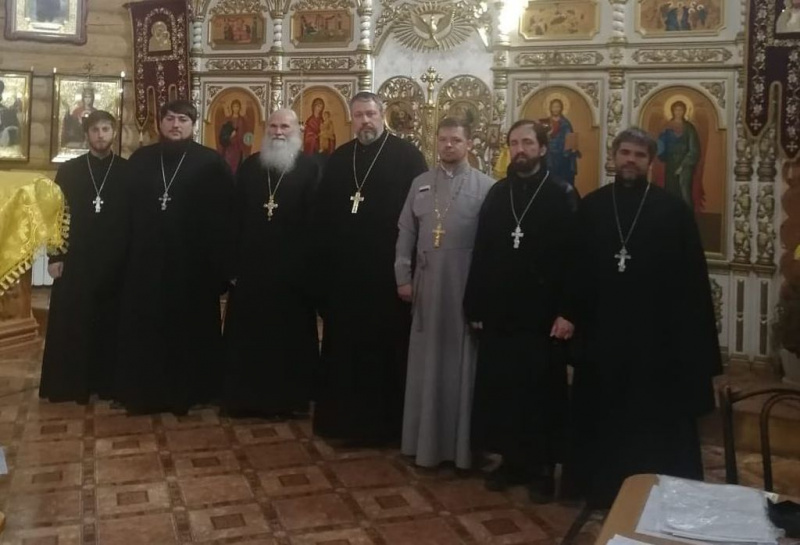 На Екатериненском Архиерейском подворье состоялось собрание духовенства Сулинского округа