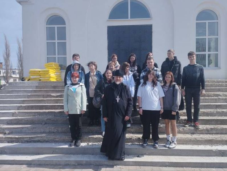 Иеромонах Димитрий (Яроцкий) принял гостей из Миллеровского казачьего техникума