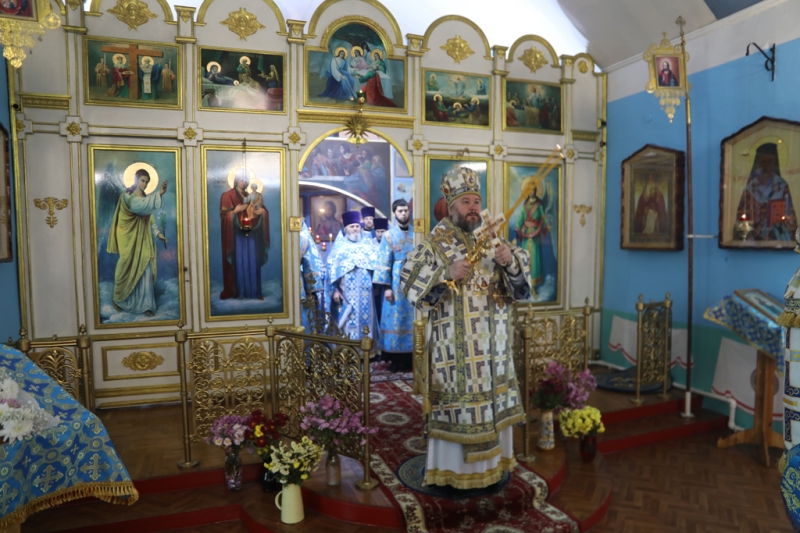 Престольное торжество в честь иконы Божией Матери «Казанская» в гуковском храме возглавил Преосвященнейший епископ Симон