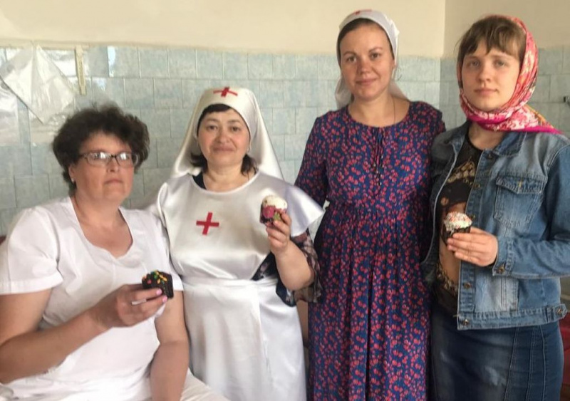 В г. Донецке прошла акция «Пасхальный подарок каждому»