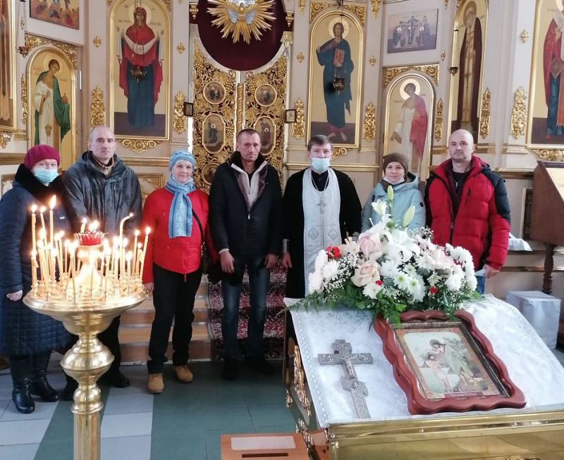 Каменская община глухих и слабослышащих в честь святого праведного Иоанна Кронштадского отметила праздник Крещения Господня