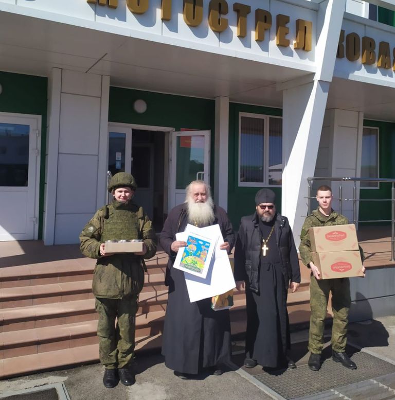 Протоиерей Василий Хадыкин доставил гуманитарную помощь военнослужащим 150-ой мотострелковой дивизии