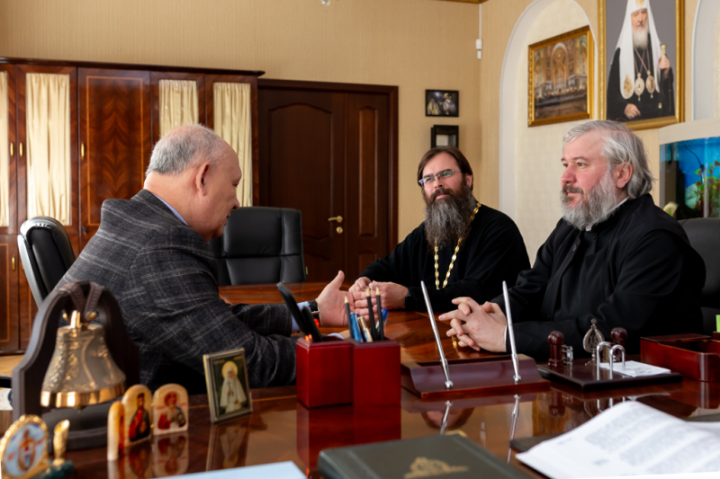 Епископ Симон обсудил с председателем Общественной палаты города Шахты А.В. Скориковым взаимодействие на благо горожан