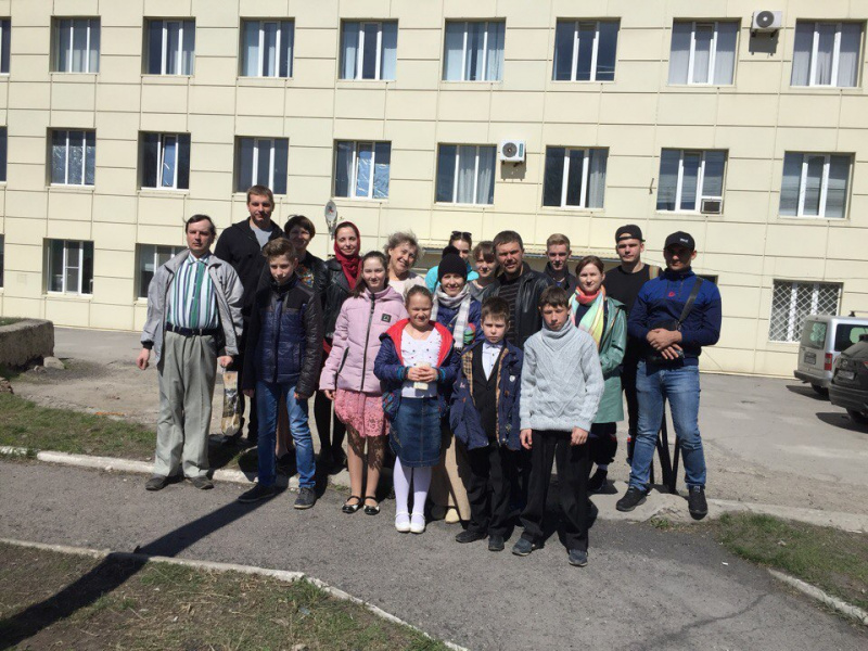 Молодежный клуб «Камо грядеши?» совместно с прихожанами Никольского храма посетили больных, лежащих в стационаре больницы имени Первого мая