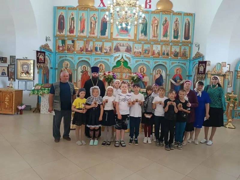 Учителя и ученики Терновской школы посетили Покровский храм в слободе Никольской