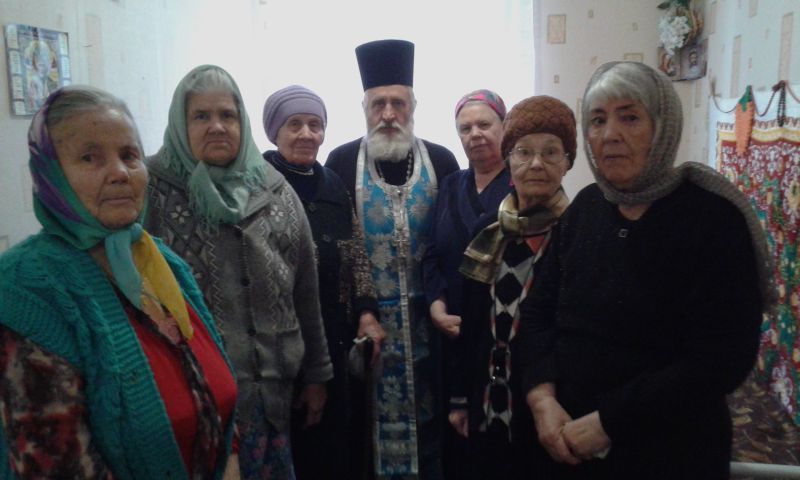 Протоиерей Николай Уваров с пастырским визитом посетил пансионат для престарелых в г. Шахты