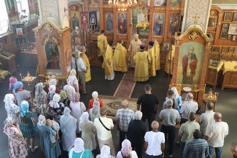 Преосвященнейший епископ Симон с архипастырским визитом посетил приход святителя Николая хутора Гуково