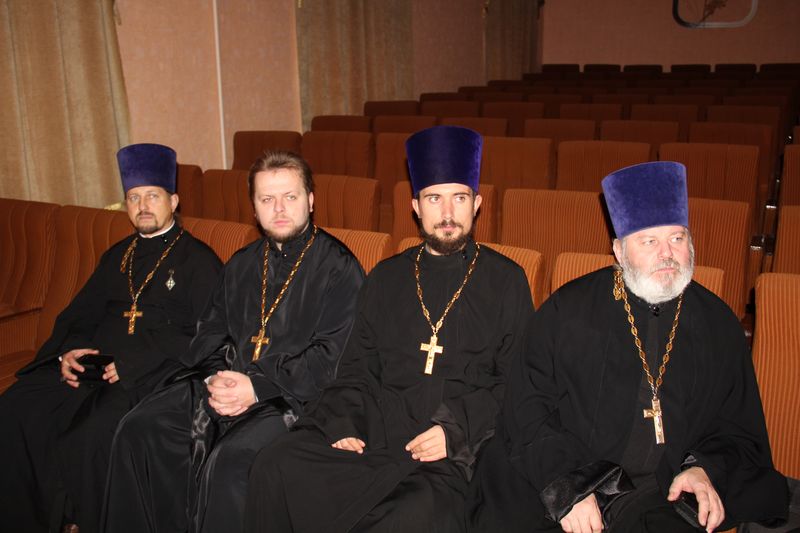 Круглый стол по теме «Единое образовательное пространство, как системообразующий фактор по развитию казачьего образования в Шахтинской епархии» прошел в Новошахтинске