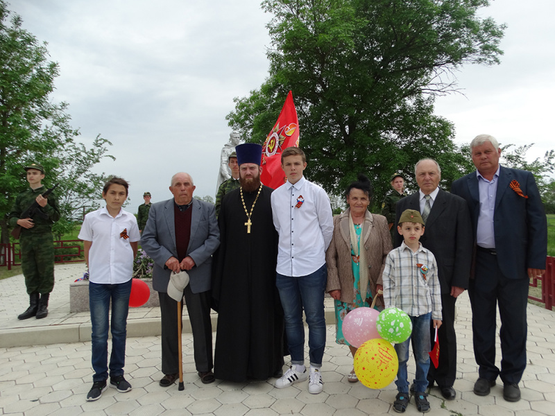 «В гости к ветерану». Молодежь всей Шахтинской епархии посетила ветеранов Великой Отечественной войны