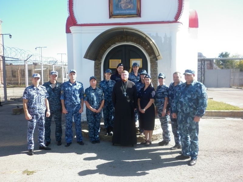 В храме на территории ФКУ ЛИУ-20 прошла панихида по сотрудникам, погибшим при исполнении.