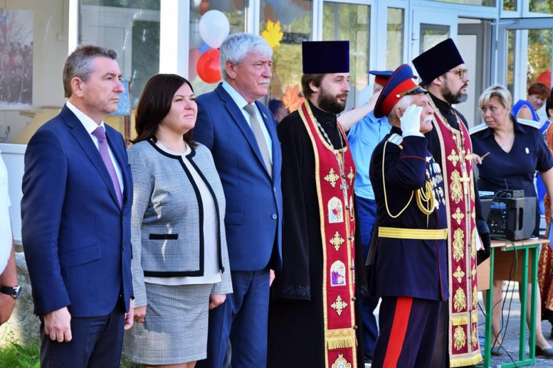 В казачьем кадетском корпусе им. Якова Бакланова состоялось торжественное построение в честь Дня знаний