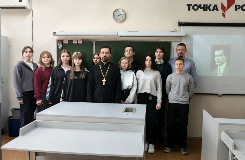 Урок о поэте казачьего зарубежья Николае Туроверове прошёл в Митякинской школе