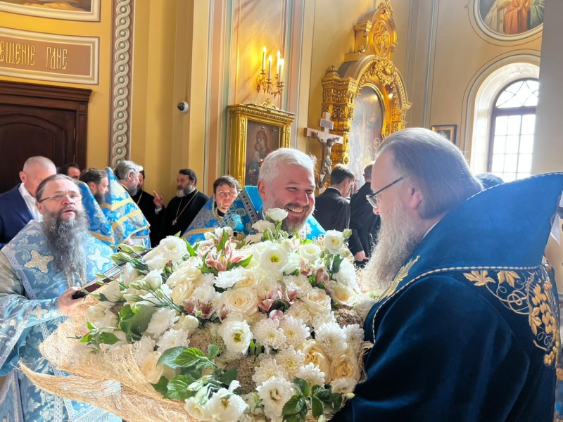 С сонмом архиереев Православной Церкви епископ Симон принял участие в торжествах по случаю празднования Донской иконы Божией Матери