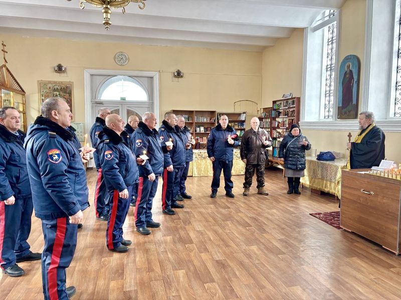 Панихида по невинно убиенным казакам в станице Обливской