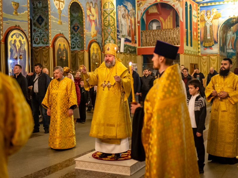 Всенощное бдение в Покровском кафедральном соборе города Шахты