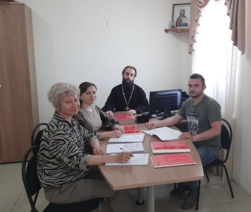 В Донской митрополии проходит экспертирование работ регионального этапа межрегионального конкурса ЮФО «Времен связующая нить»