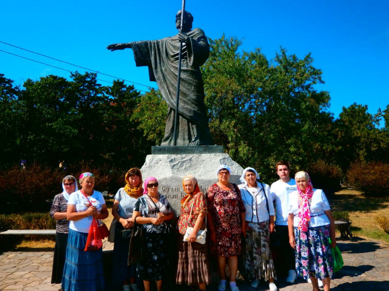 Сестринский и образовательный отделы Донецкого благочиния совершили паломнический тур к православным святыням Крыма