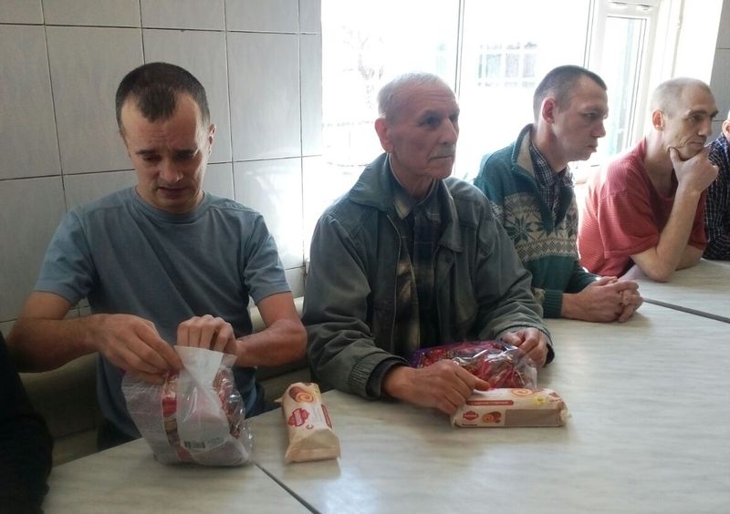 Сестры милосердия Свято-Пантелеимоновского храма посетили пациентов Психоневрологического диспансера х. Мало-Токмацкий и проживающих в Доме-интернате для престарелых х. Жеребковка