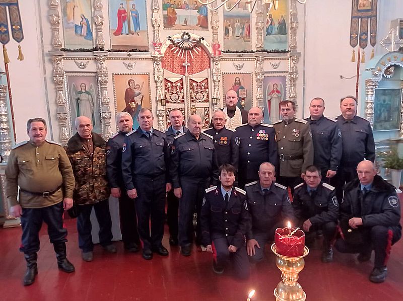 Протоиерей Антоний Колистратов отслужил панихиду в день поминовения казаков, погибших в годы репрессий