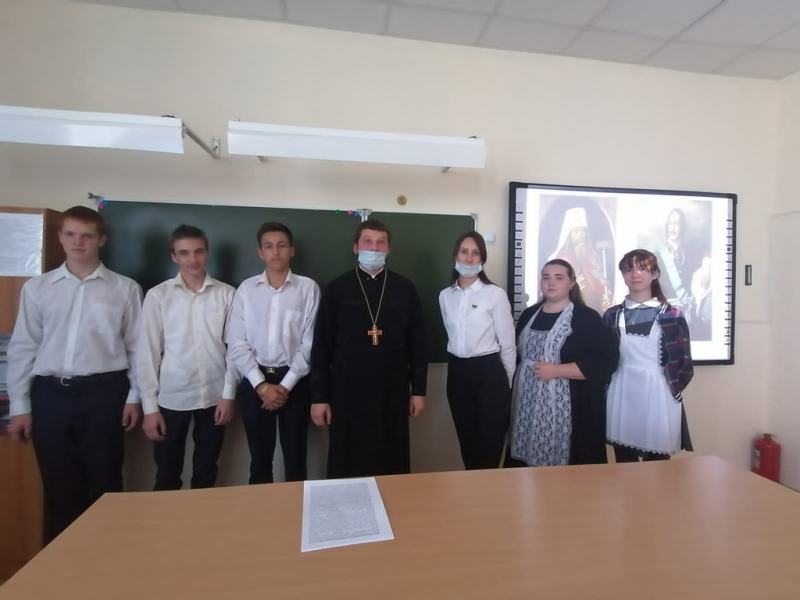 Иерей Александр Левчик принял участие в работе круглого стола на тему «Церковная реформа Петра I и ее влияние на Церковь и общество», который прошел в казачьей школе ст. Каргинская Чернышевского округа