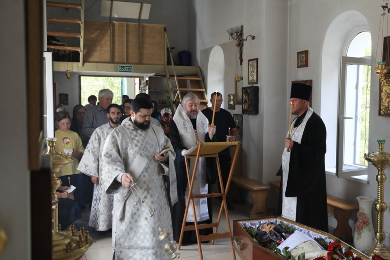 Преосвященнейший епископ Симон совершил чин погребения