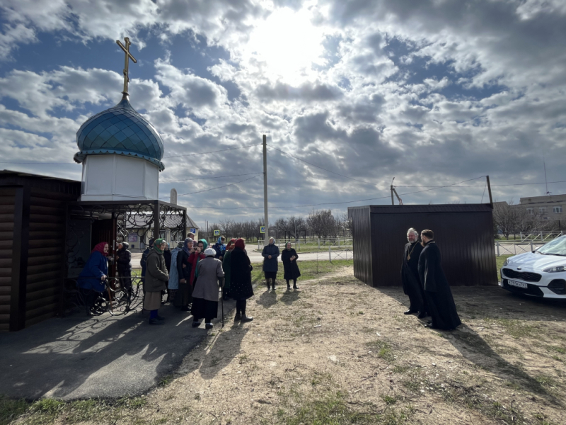 Преосвященнейший епископ Симон посетил новообразованный приход в честь блаженной Матроны Московской в поселке Тарасовский