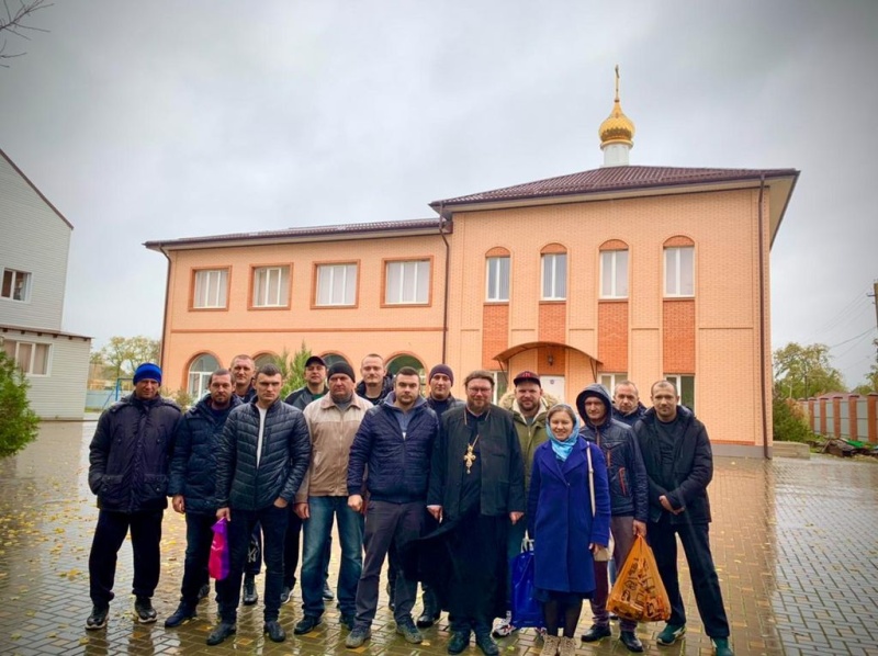 Паломническим и молодежным отделами Шахтинской епархии организована благотворительная поездка для участников группы реабилитационного центра х. Маркин