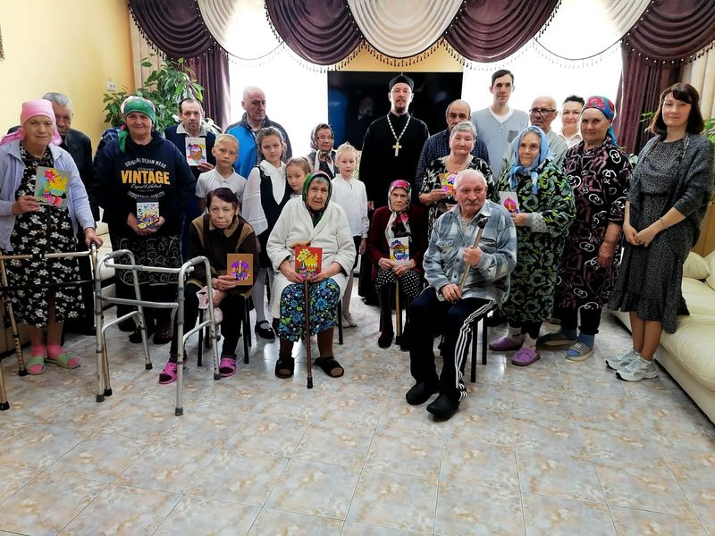 Пасхальное поздравление в доме престарелых