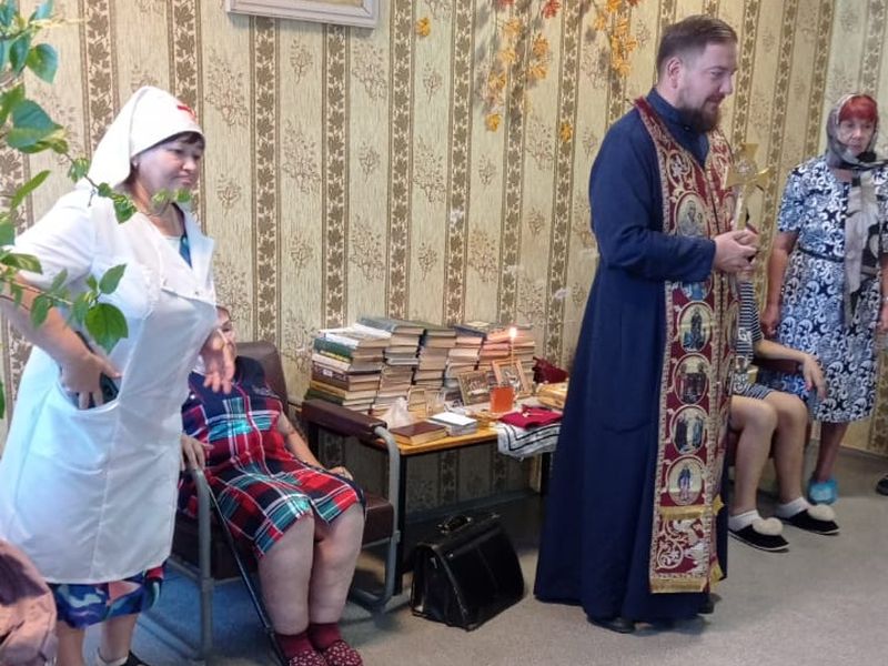 Сестричество Державного храма окормляет центральную городскую больницу города Донецка