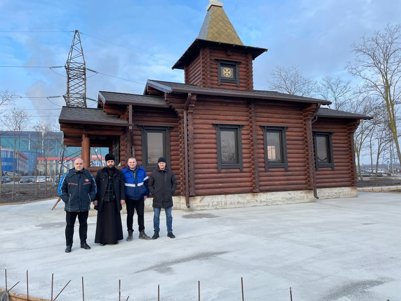 Благочинный Александровск-Грушевского округа провел очередную рабочую встречу по вопросу строительства и благоустройства храма при Новороссийском прокатном заводе города Шахты