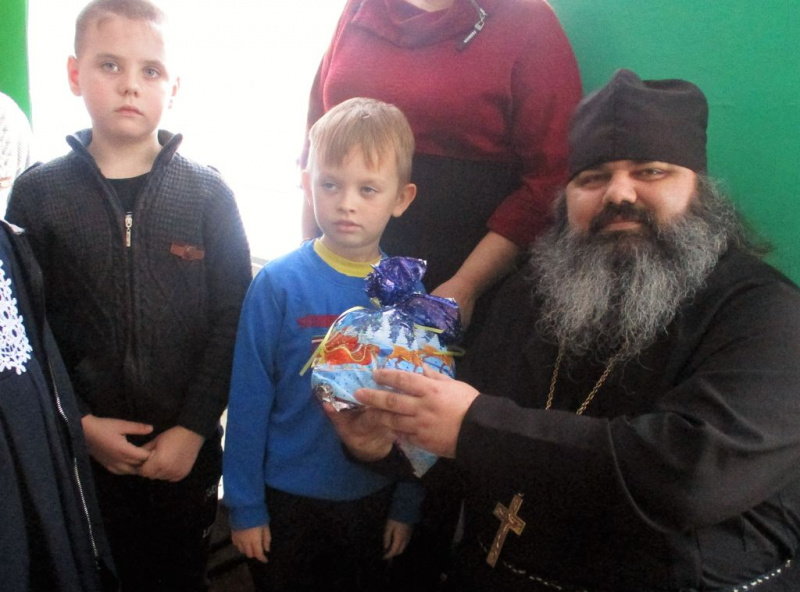 Иерей Александр Туховский поздравил учащихся дударевской школы Рождеством Христовым и Новым годом
