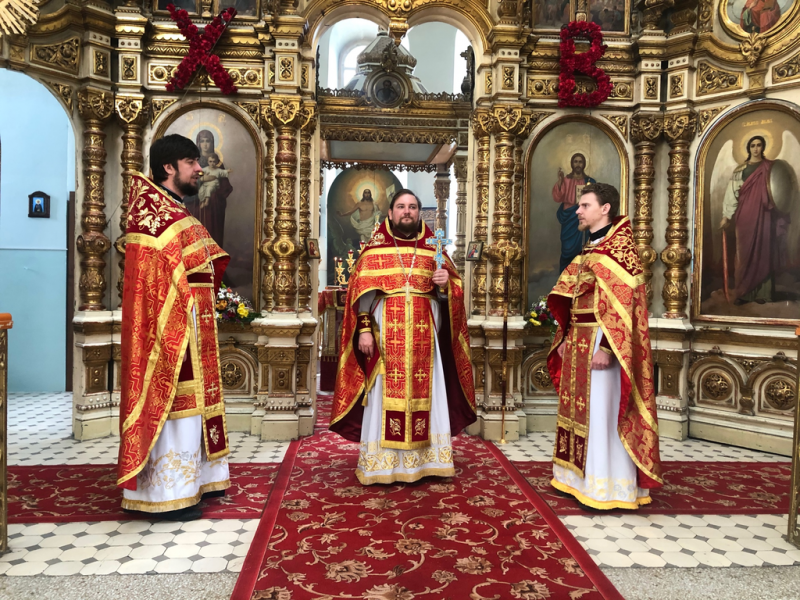 В храме Свято-Успенского архиерейского подворья состоялось соборное богослужение духовенства Донецкого благочиния