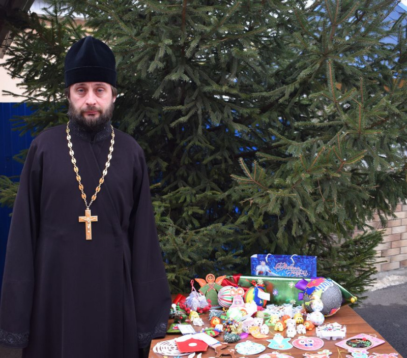 В Нижнедонском благочинии состоялось подведение итогов семейного конкурса «Украсим елку к Рождеству Христову!»