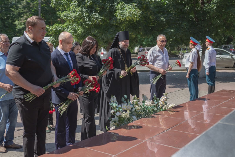 В городе Шахты почтили память погибших шахтеров