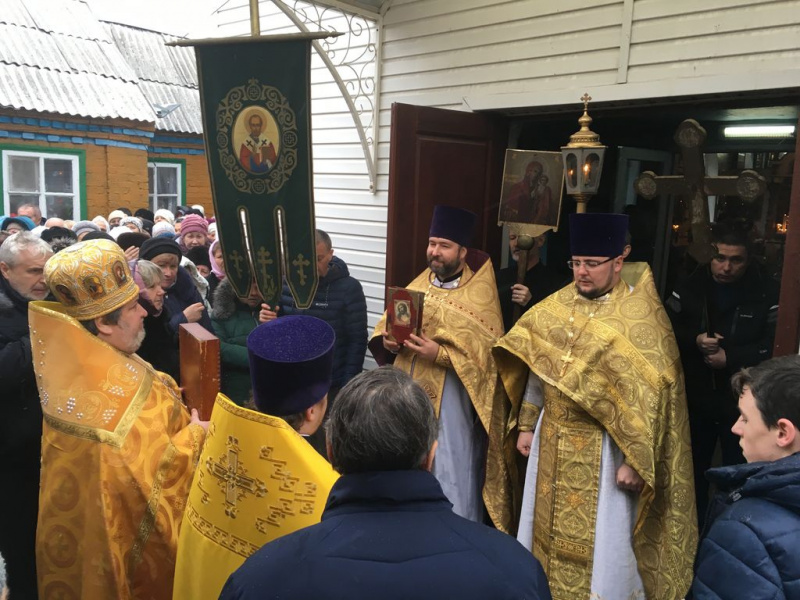 В Свято-Никольском приходе г. Шахты торжественно отметили престольный праздник