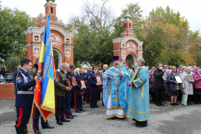 Престольный праздник отметил приход в честь Покрова Богородицы г. Каменск-Шахтинский