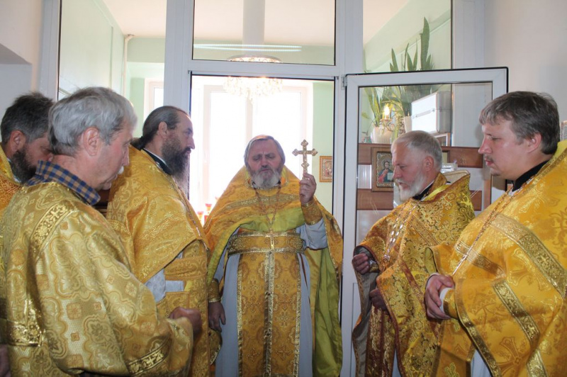 В часовне центральной городской больницы в день преставление святителя Луки, исповедника, архиепископа Крымского и Симферопольского, была совершена Божественная литургия