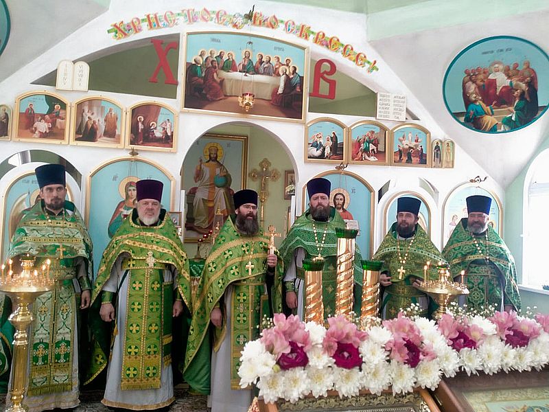  В храме святого праведного Иоанна Кронштадтского соборным богослужением отметили престольный праздник