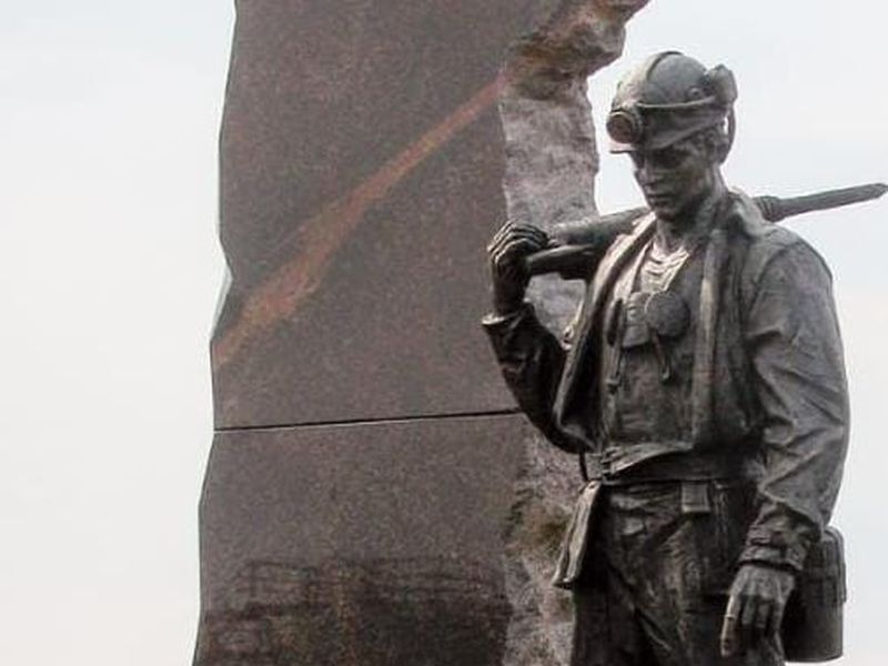 В храмах Октябрьского района почтили память шахтёров