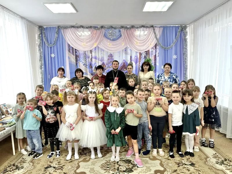 Священник посетил юных казачат детского сада станицы Боковской