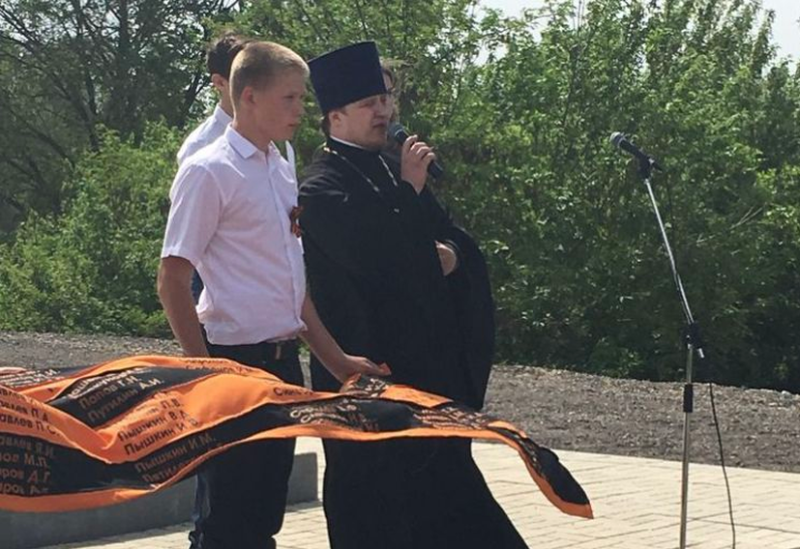 Настоятель Успенского храма станицы Калитвенской иерей Игорь Лосев принял участие в торжественном митинге, посвященном Дню Великой Победы