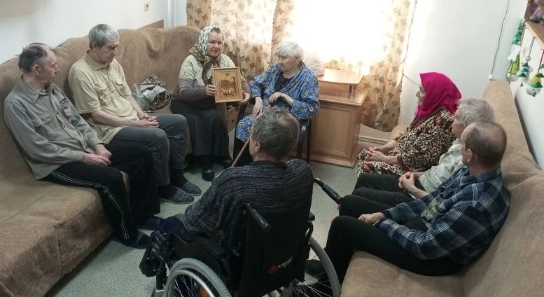 В Крестопоклонную неделю настоятель храма посетил дом престарелых в посёлке Садовый