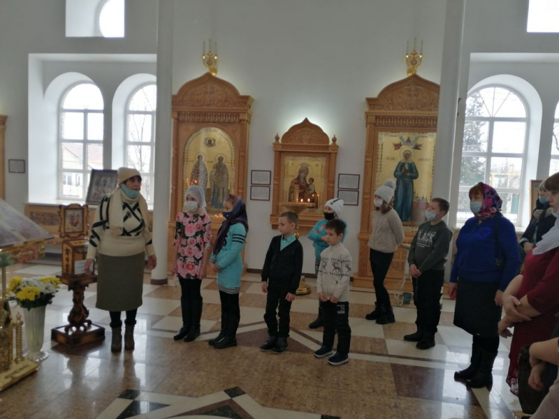 В воскресной школе «Держава» при храме Державной иконы Божией Матери Донецкого благочиния прошел духовно-просветительский час «Святитель Николай Чудотворец»